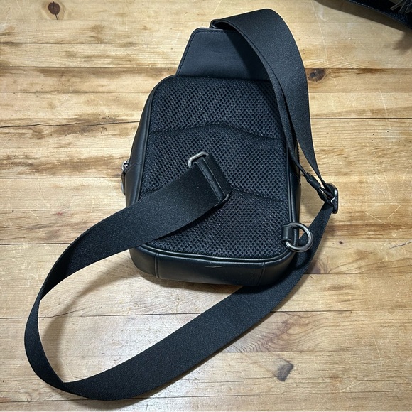 Coach Outlet Racer Sling Pack In Signature Canvas - Picture 3 of 9
